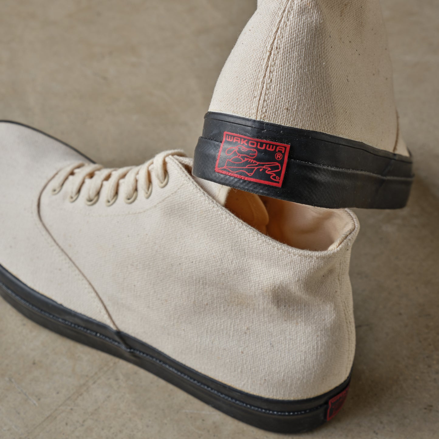 WAKOUWA HI-TOP BLACK SOLE MADE IN TAIWAN