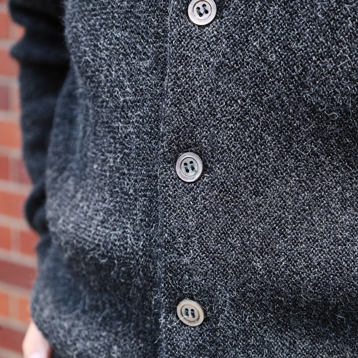 【NAGOYA LIMITED COLOR】 FANNI LEMMERMAYER 2PLY CARDIGAN CHARCOAL