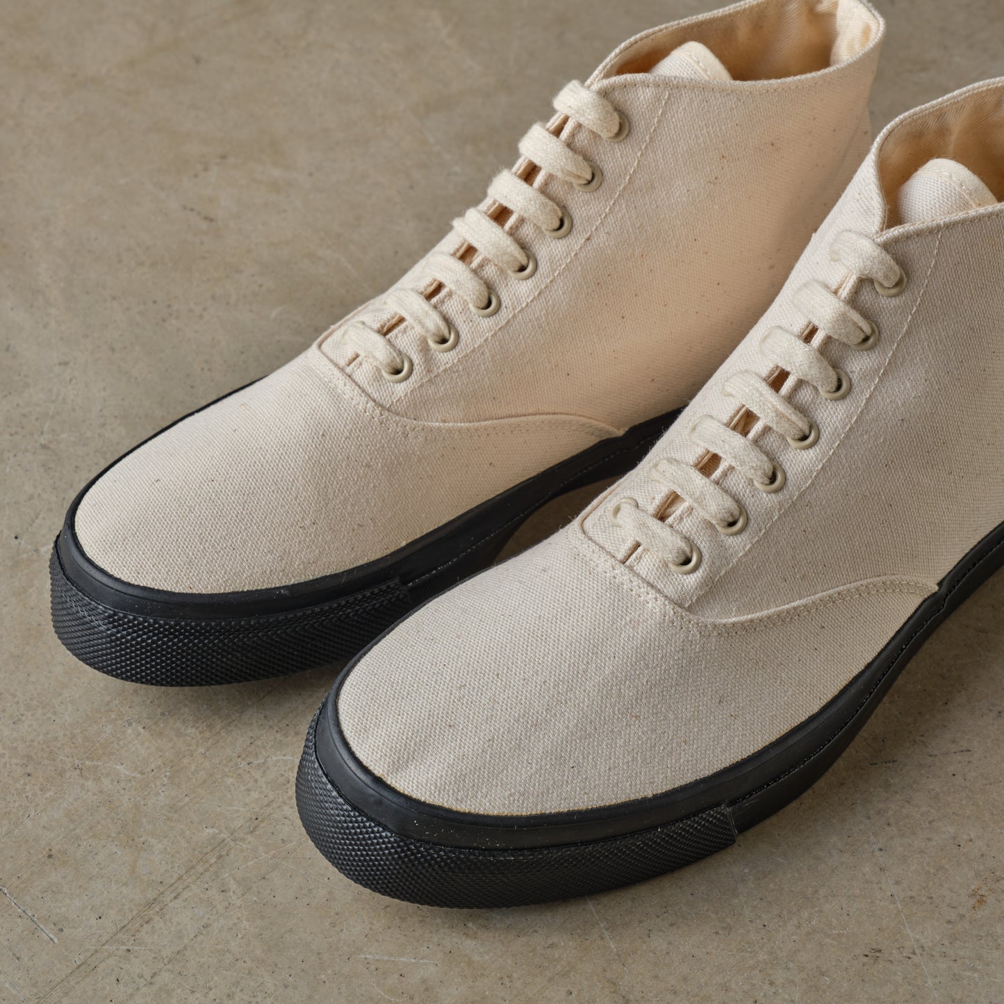 WAKOUWA HI-TOP BLACK SOLE MADE IN TAIWAN