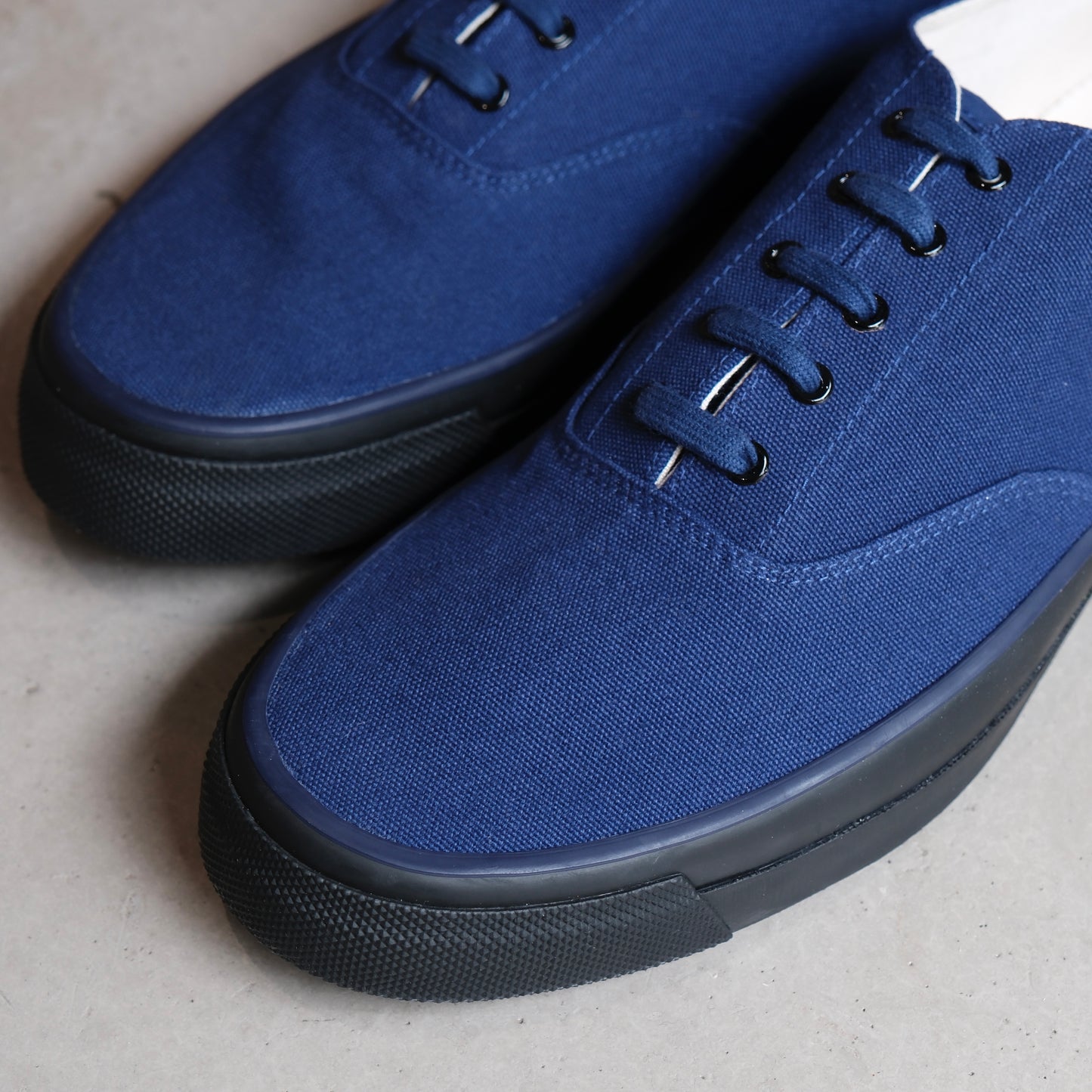 WAKOUWA LOW-TOP BLACK SOLE IK. BLUE