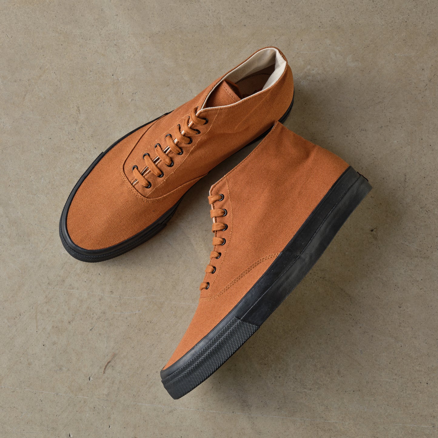 WAKOUWA HI-TOP BLACK SOLE MADE IN TAIWAN