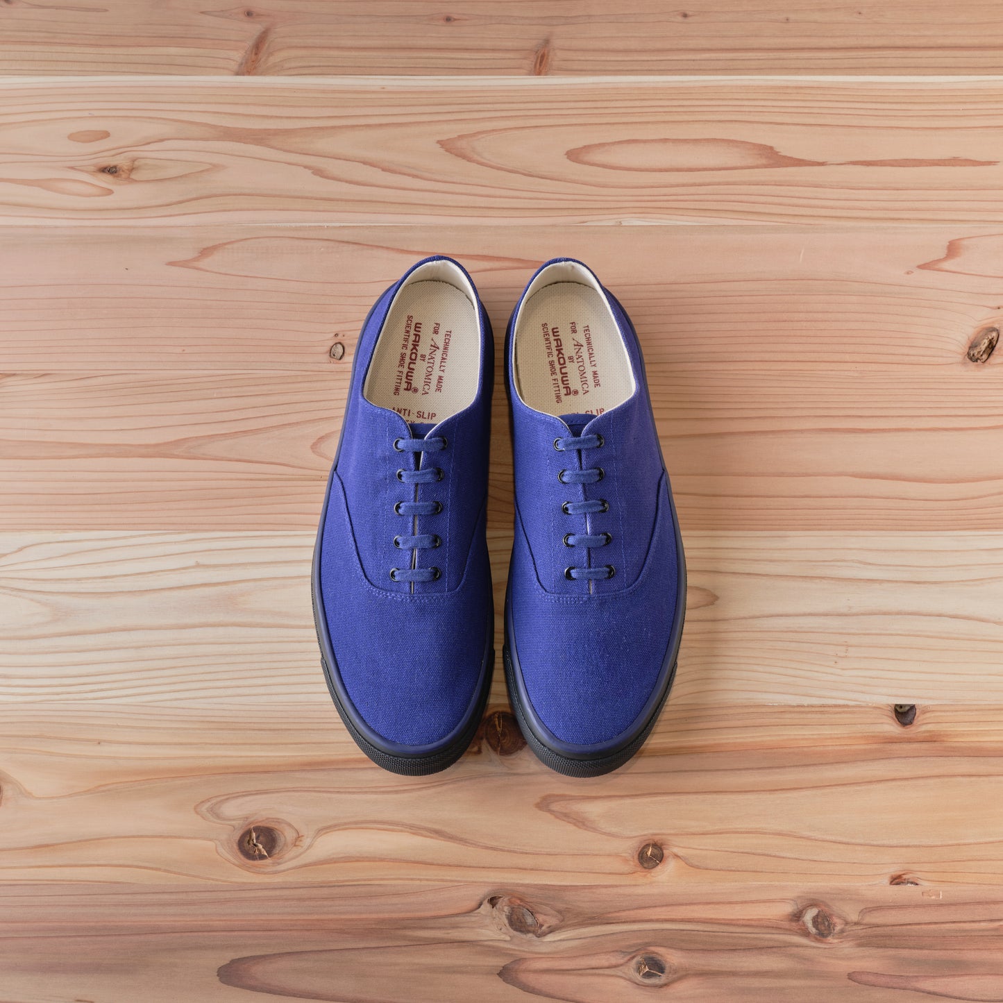 WAKOUWA LOW-TOP BLACK SOLE IK. BLUE