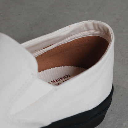 WAKOUWA SLIP ON BLACK SOLE NATURAL