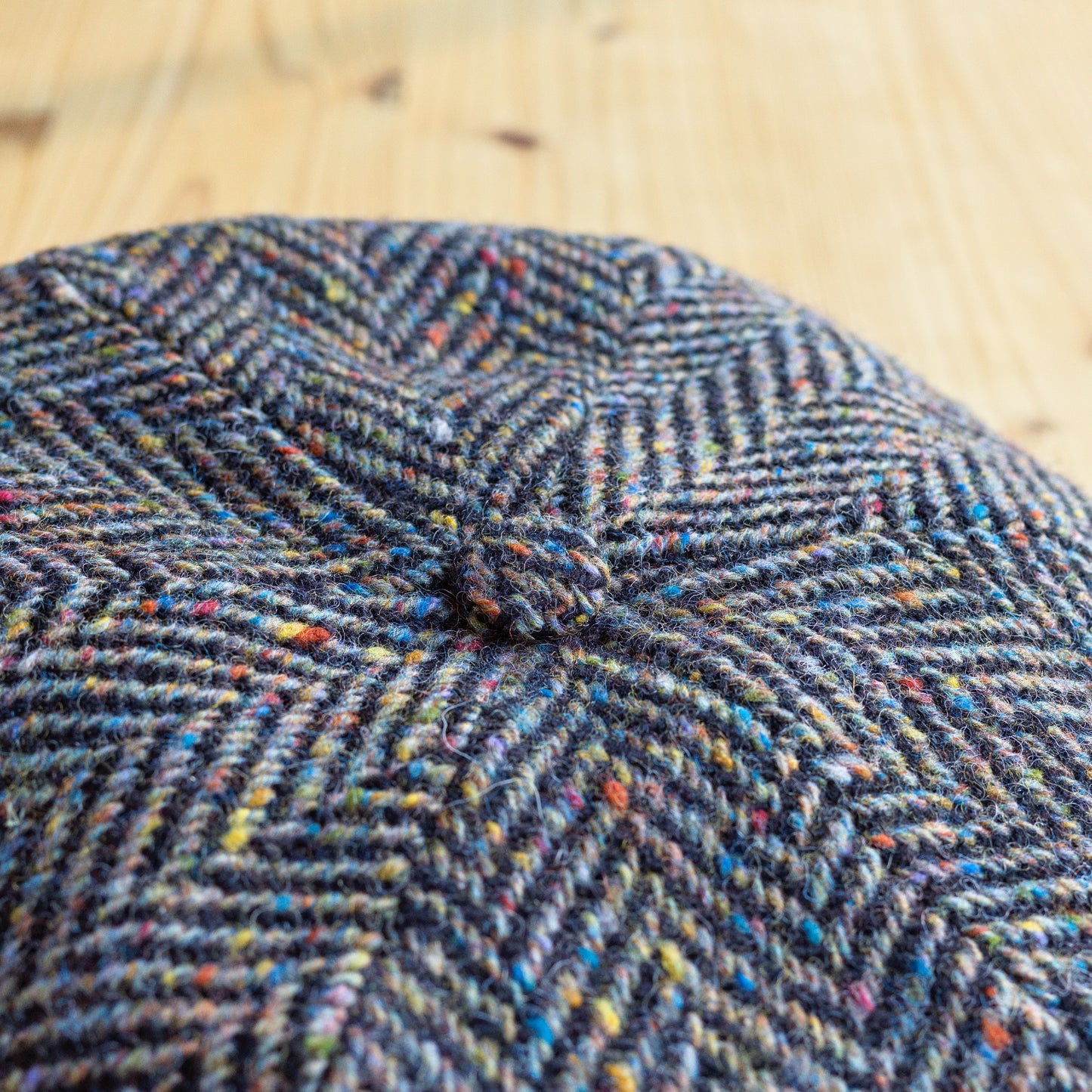 BELGIAN NEWSBOY CAP DONEGAL TWEED HRRING-BONE