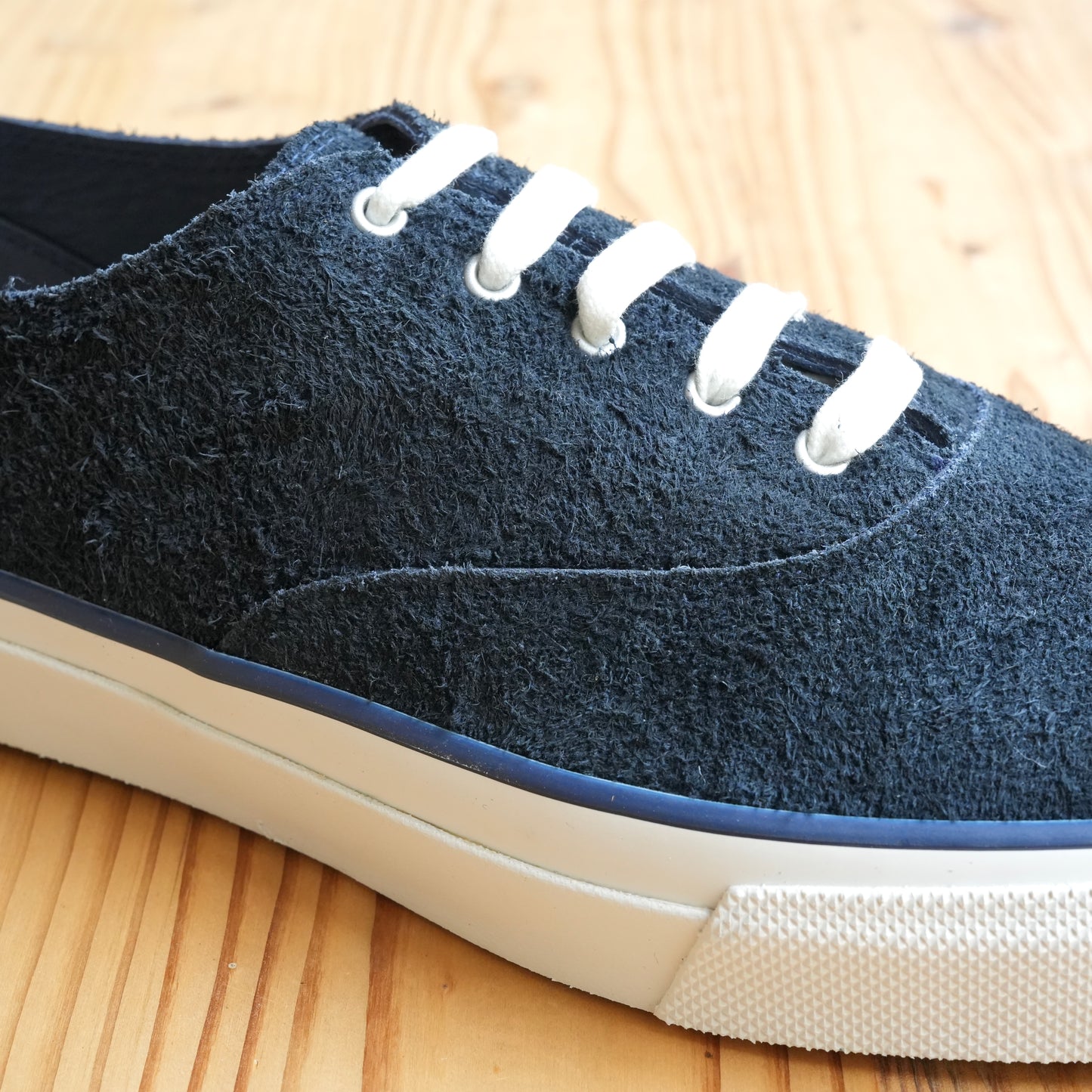 WAKOUWA LOW-TOP SUEDE UNLINED