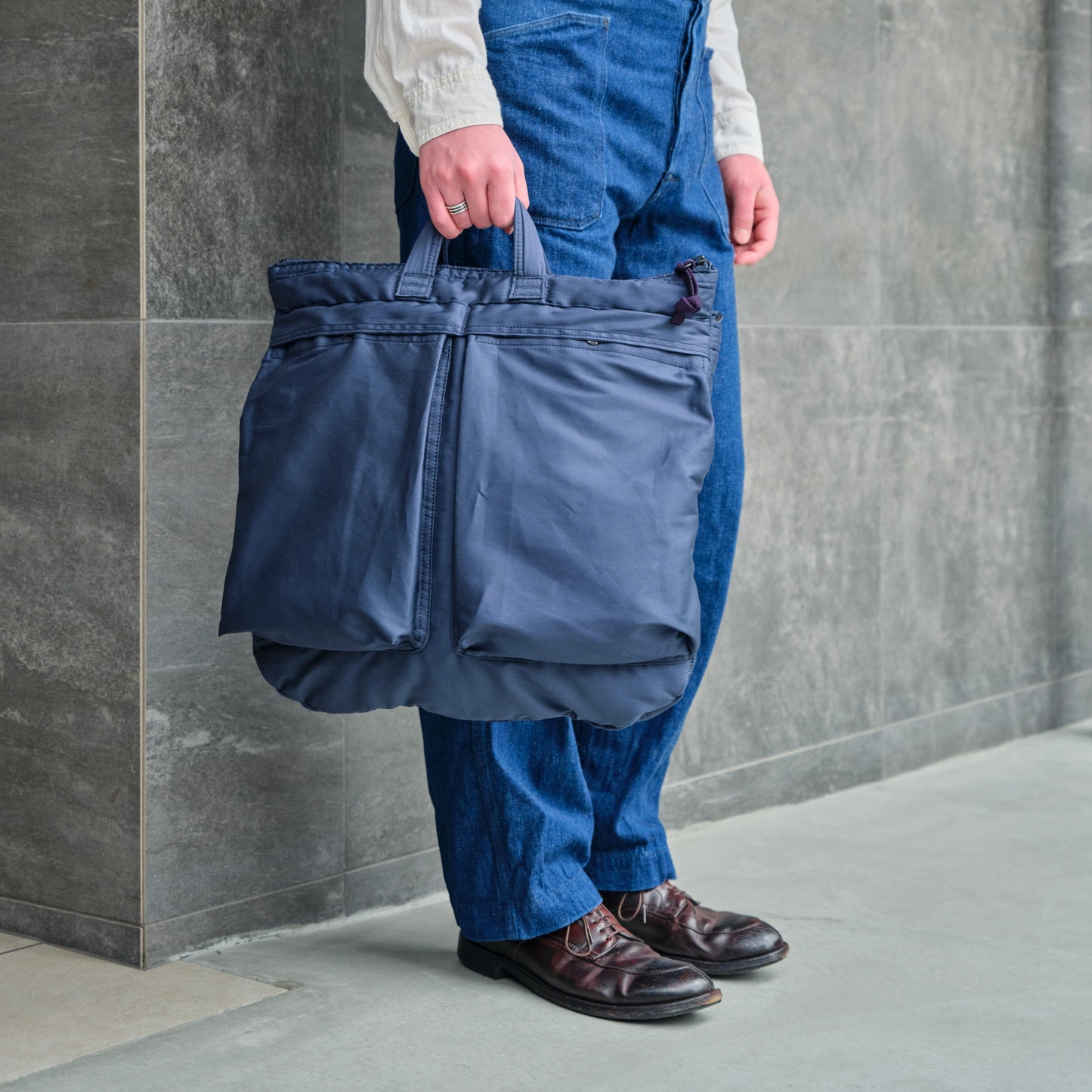 U.S.A.F. HELMET BAG NAVY MEDIUM