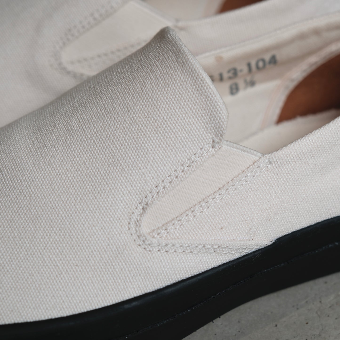 WAKOUWA SLIP ON BLACK SOLE NATURAL