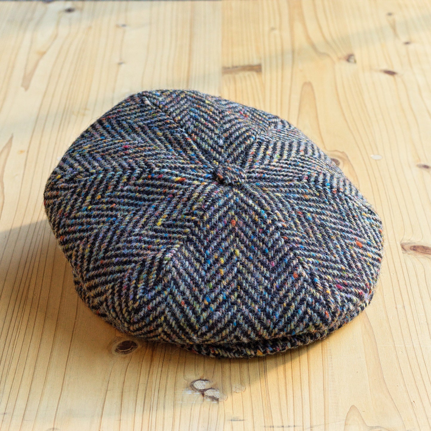 BELGIAN NEWSBOY CAP DONEGAL TWEED HRRING-BONE