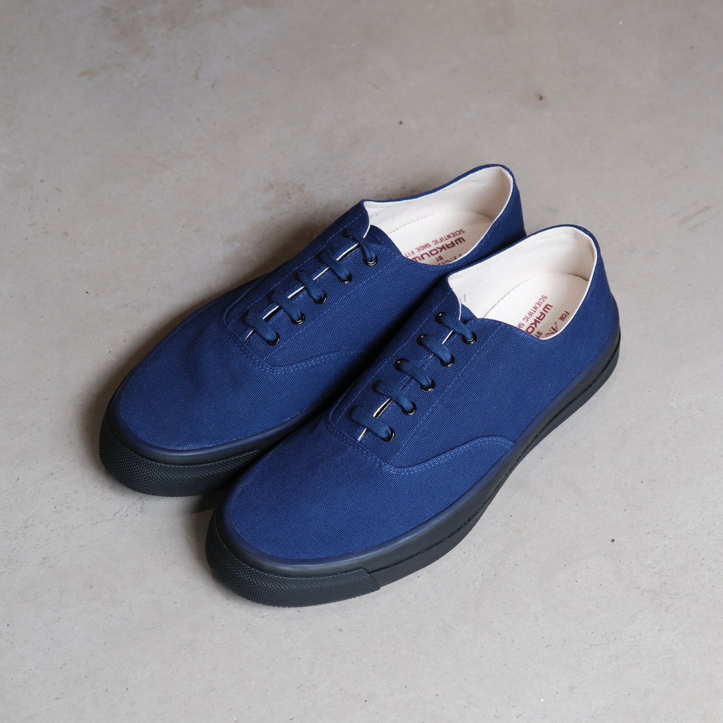 WAKOUWA LOW-TOP BLACK SOLE IK. BLUE