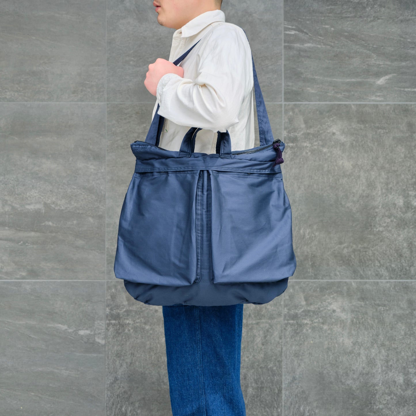 U.S.A.F. HELMET BAG NAVY MEDIUM