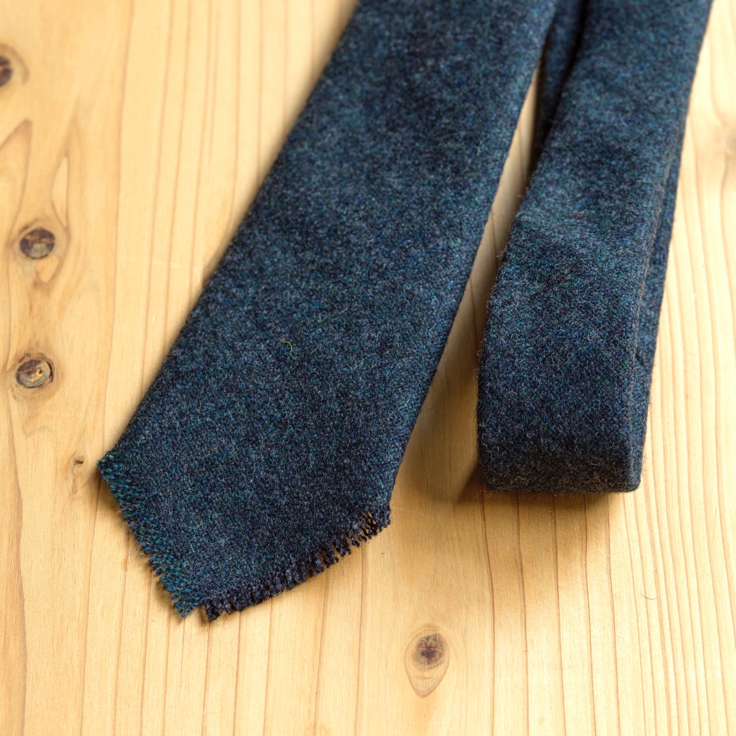 HAND FRINGED TIE WOOL TWEED