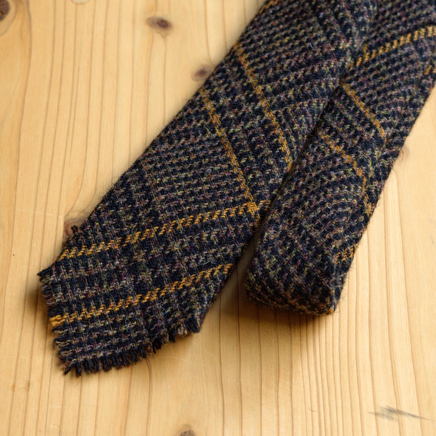 HAND FRINGED TIE WOOL TWEED