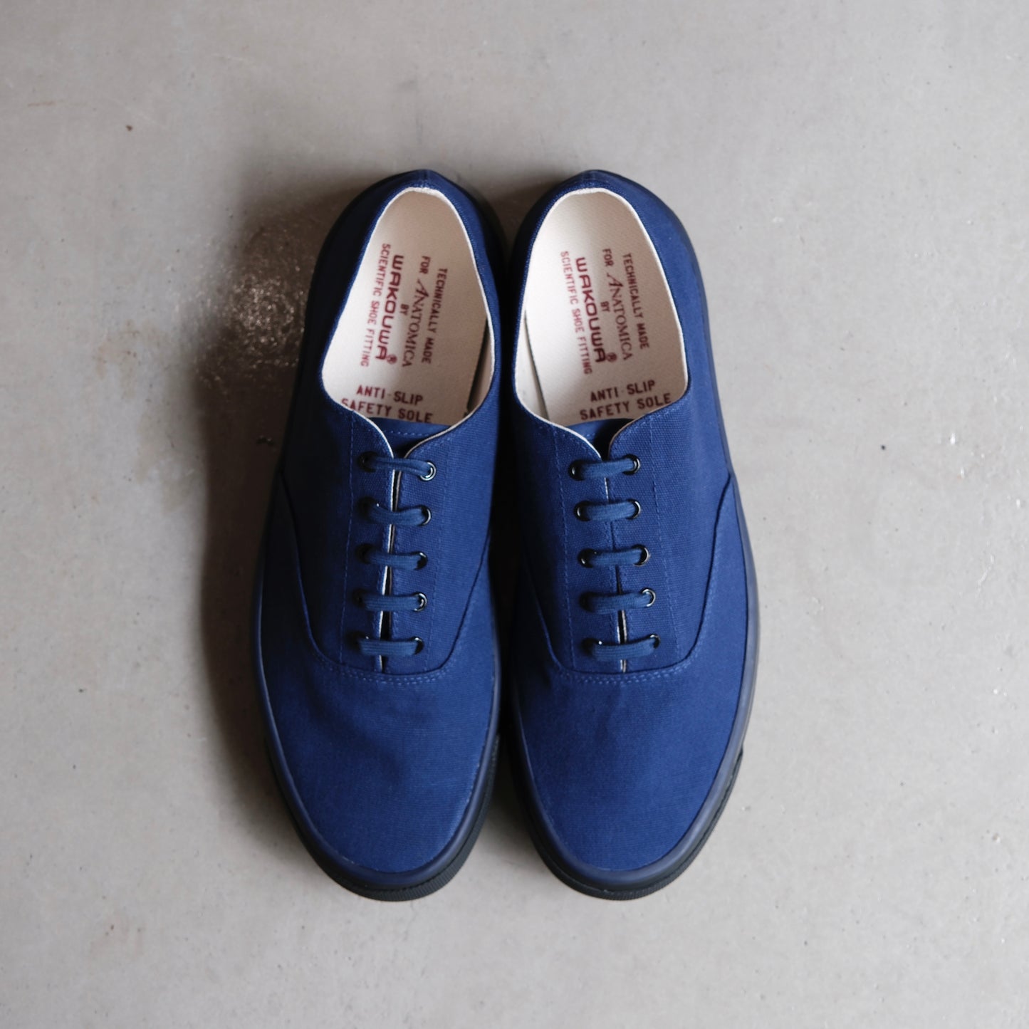 WAKOUWA LOW-TOP BLACK SOLE IK. BLUE