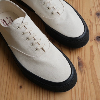 WAKOUWA LOW-TOP BLACK SOLE NATURAL