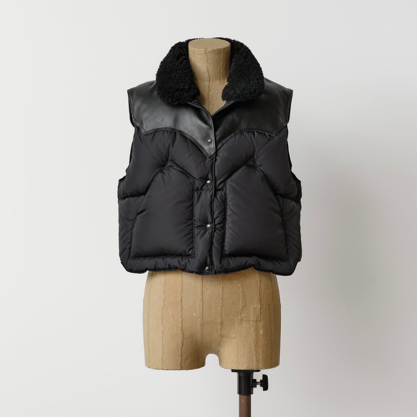 RMFC ANNELLE VEST BLACK