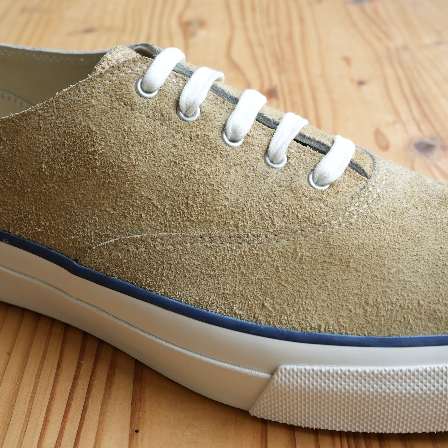 WAKOUWA LOW-TOP SUEDE UNLINED