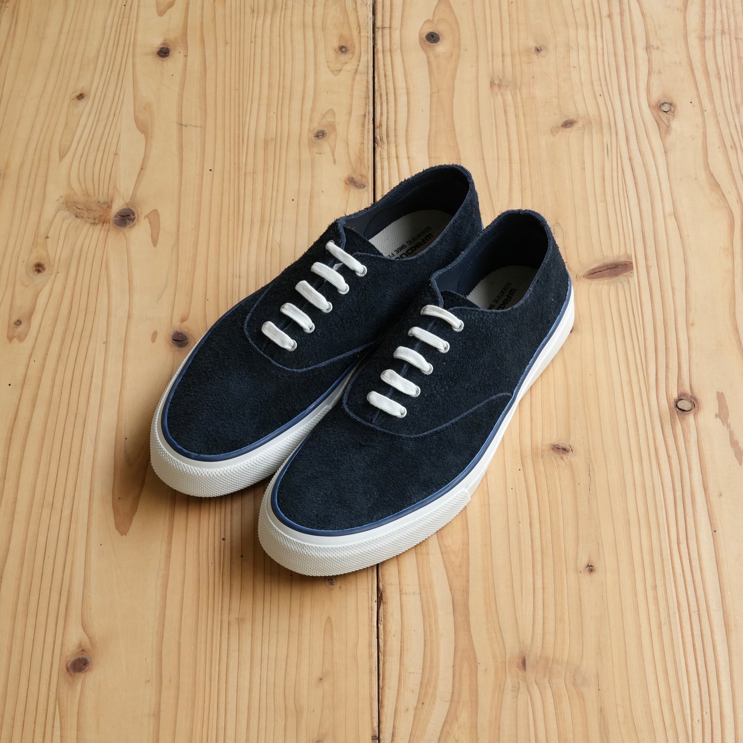 WAKOUWA LOW-TOP SUEDE UNLINED