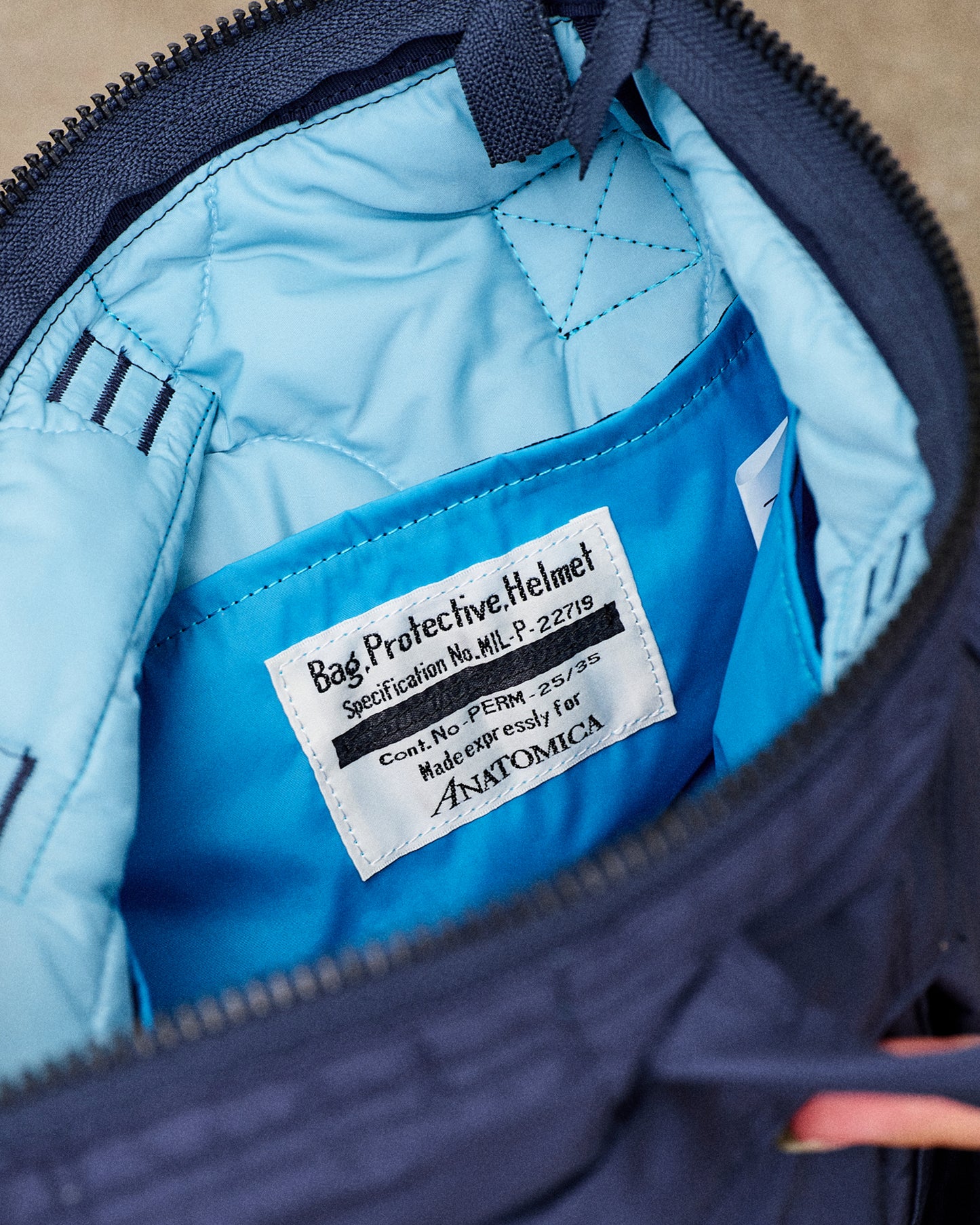 U.S.A.F. HELMET BAG NAVY SMALL