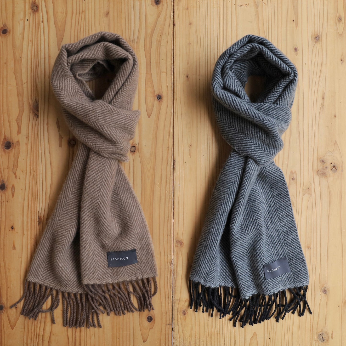 BEGG & CO CASHMERE MUFFLER HERRING-BONE