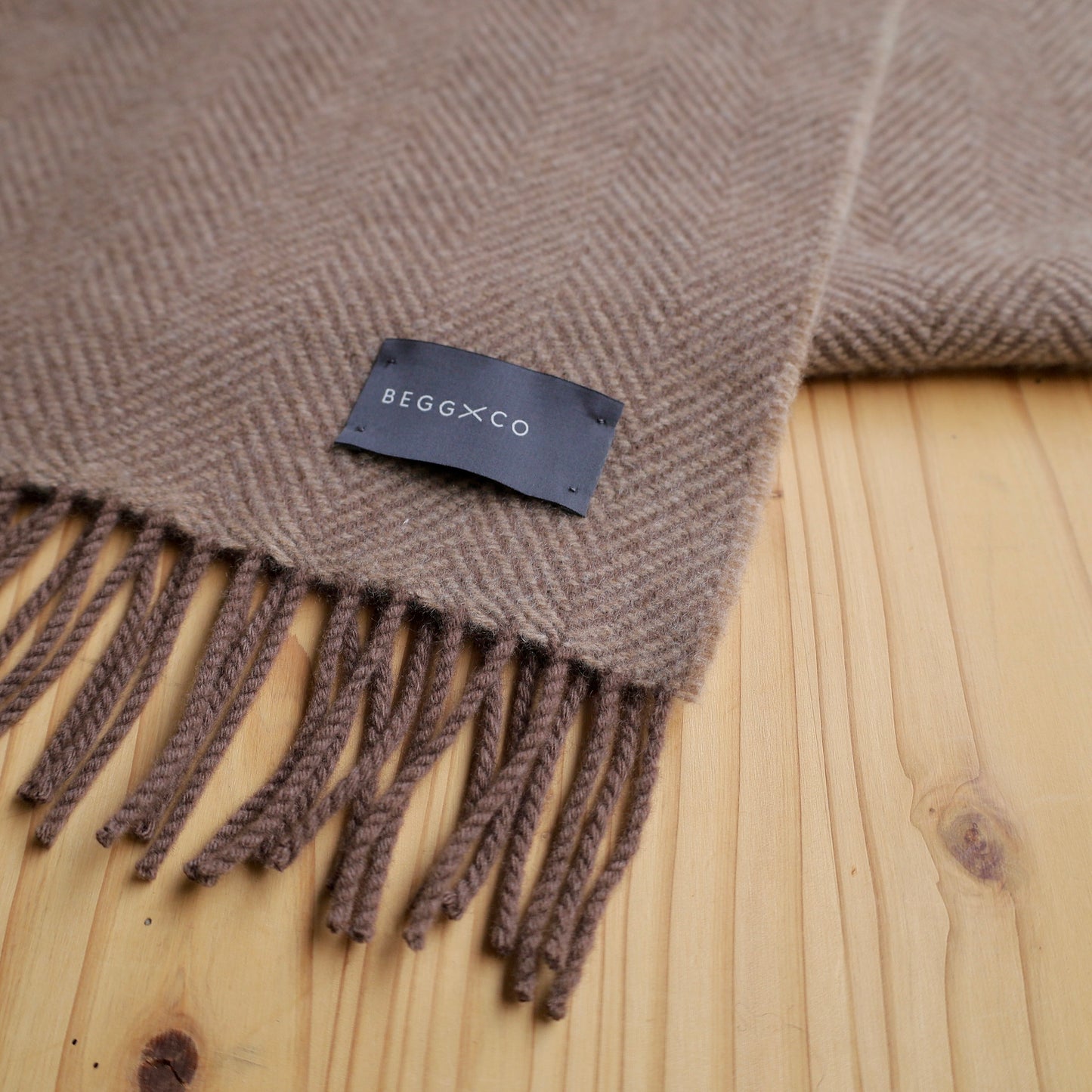 BEGG & CO CASHMERE MUFFLER HERRING-BONE