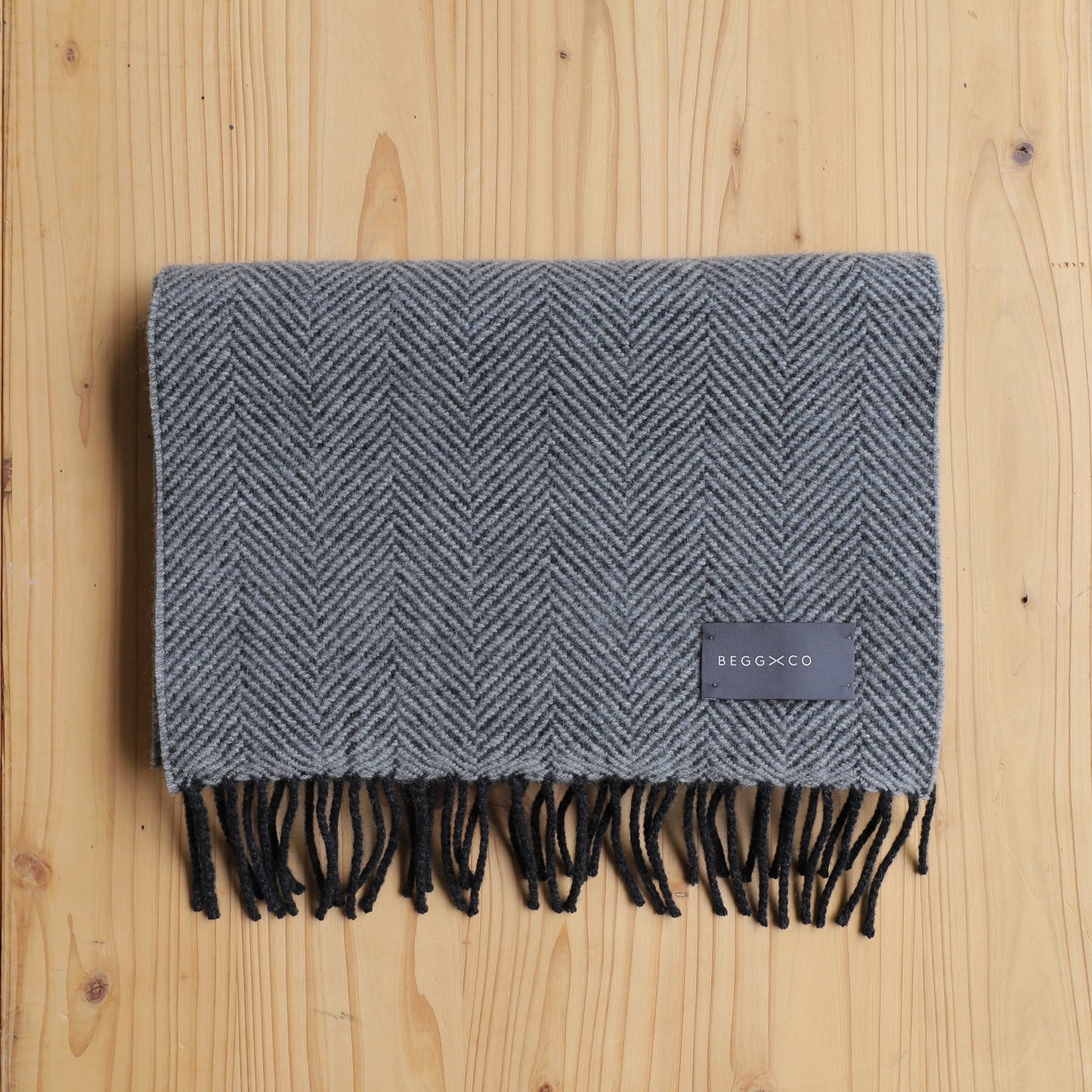 BEGG & CO CASHMERE MUFFLER HERRING-BONE