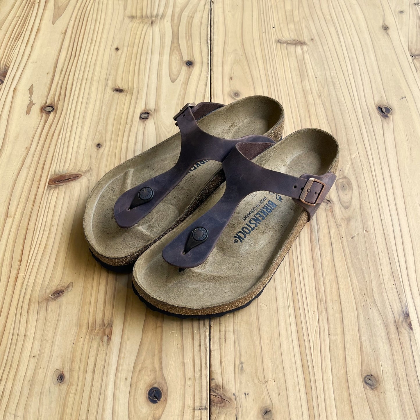 BIRKENSTOCK GIZEH OILED LEATHER