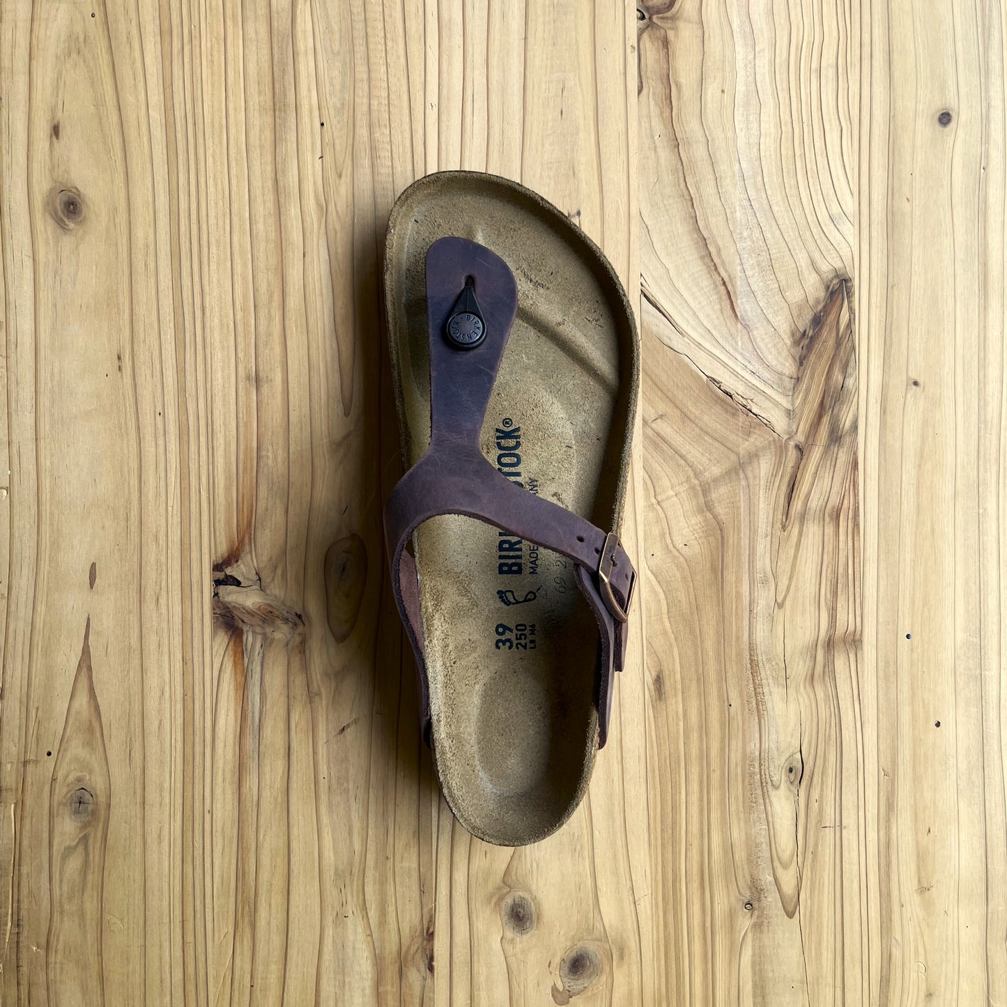 BIRKENSTOCK GIZEH OILED LEATHER