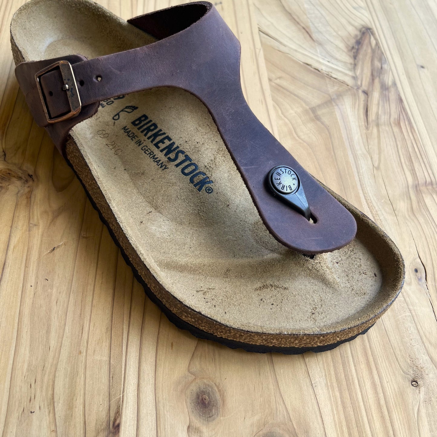 BIRKENSTOCK GIZEH OILED LEATHER