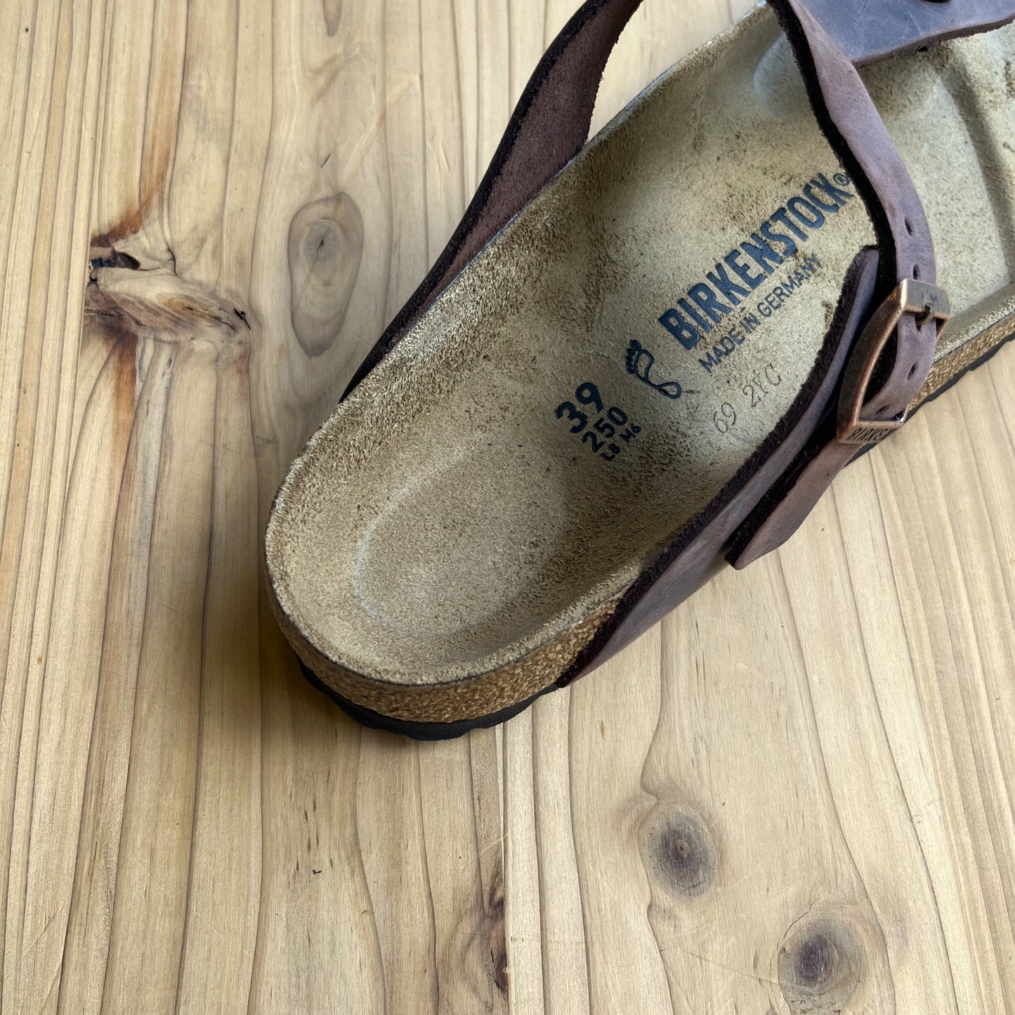 BIRKENSTOCK GIZEH OILED LEATHER