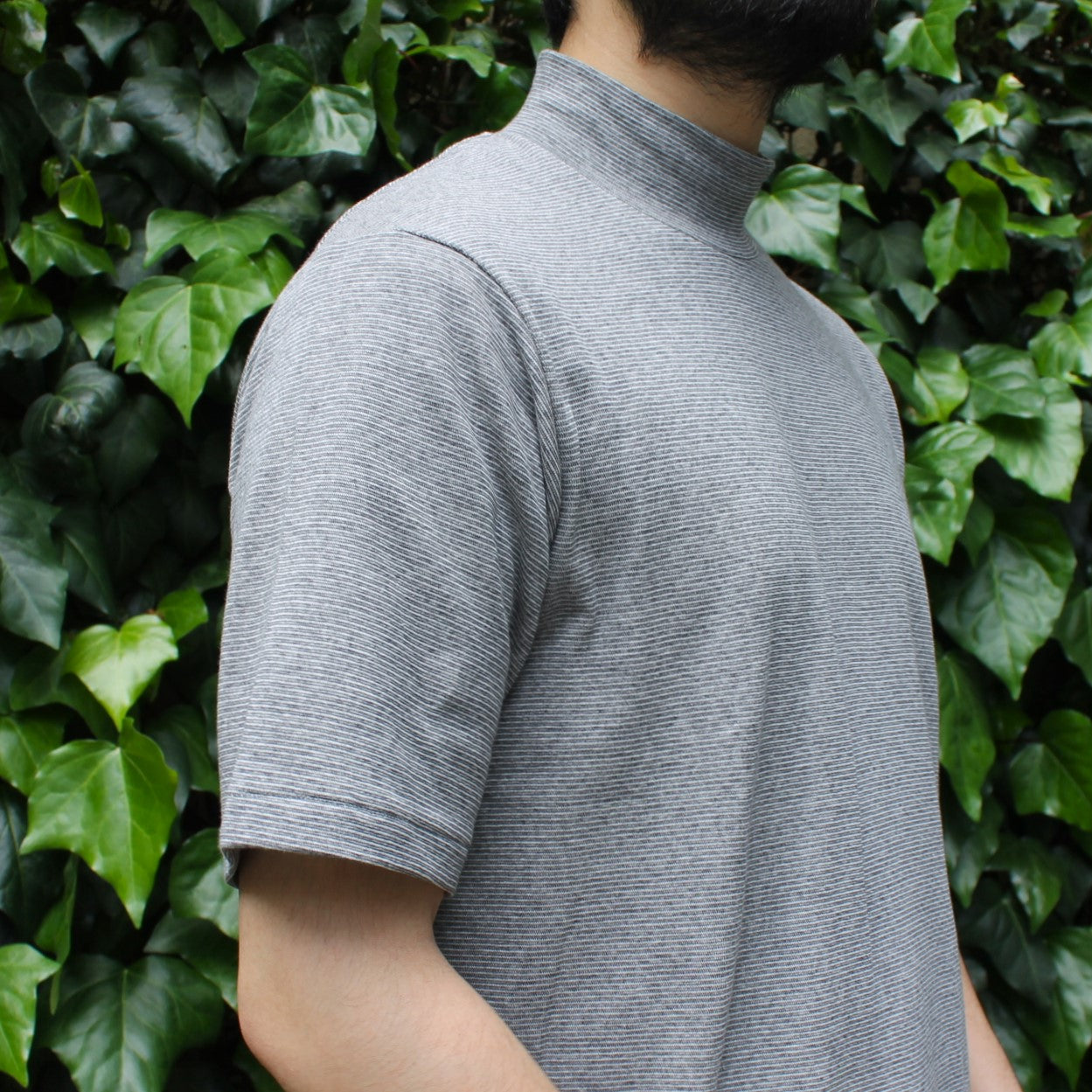 MOCK NECK TEE S/S MICRO STRIPES