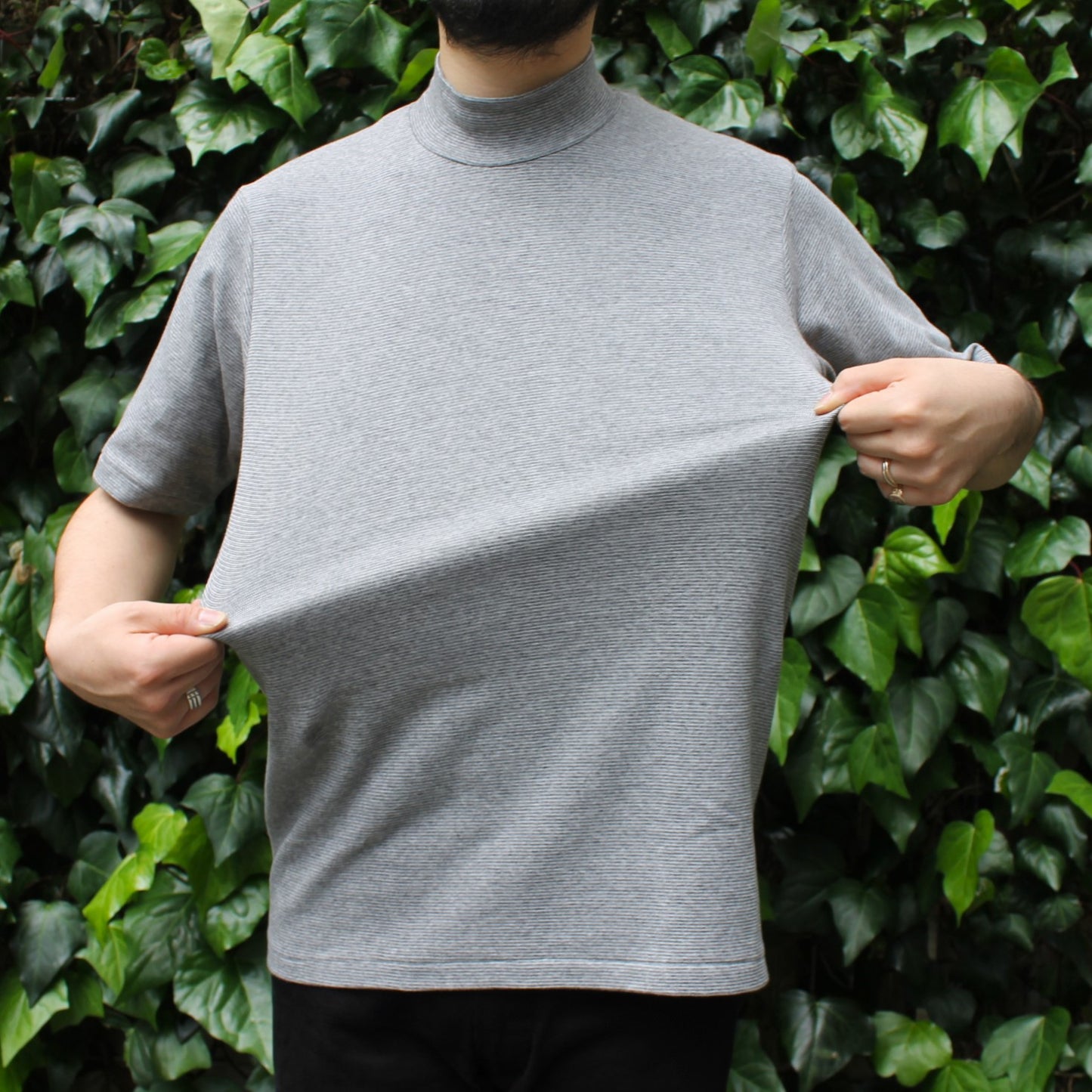 MOCK NECK TEE S/S MICRO STRIPES